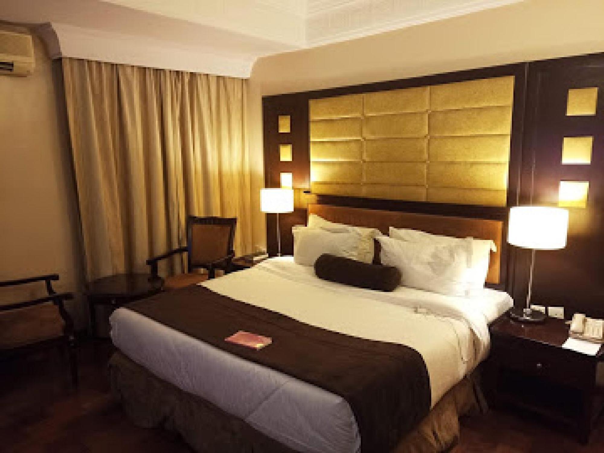 Room In Lodge - Owu Crown Hotel, Ибадан Екстериор снимка